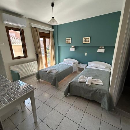 פטרה Roxani Studios-Apartments מראה חיצוני תמונה