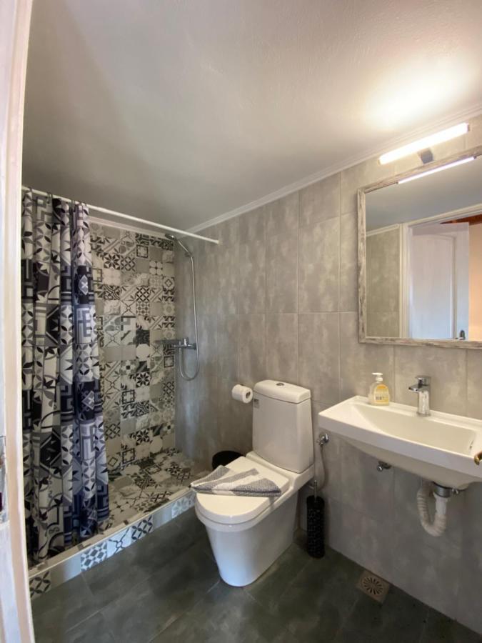 פטרה Roxani Studios-Apartments מראה חיצוני תמונה