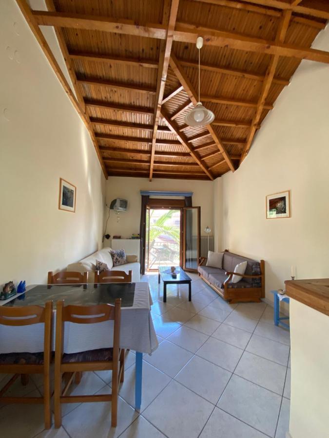 פטרה Roxani Studios-Apartments מראה חיצוני תמונה