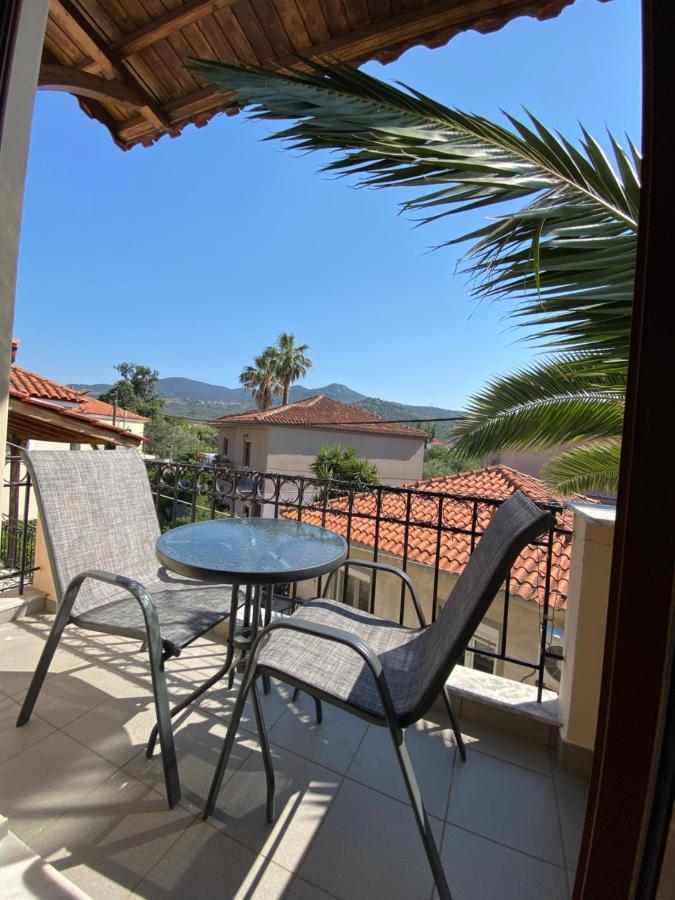 פטרה Roxani Studios-Apartments מראה חיצוני תמונה