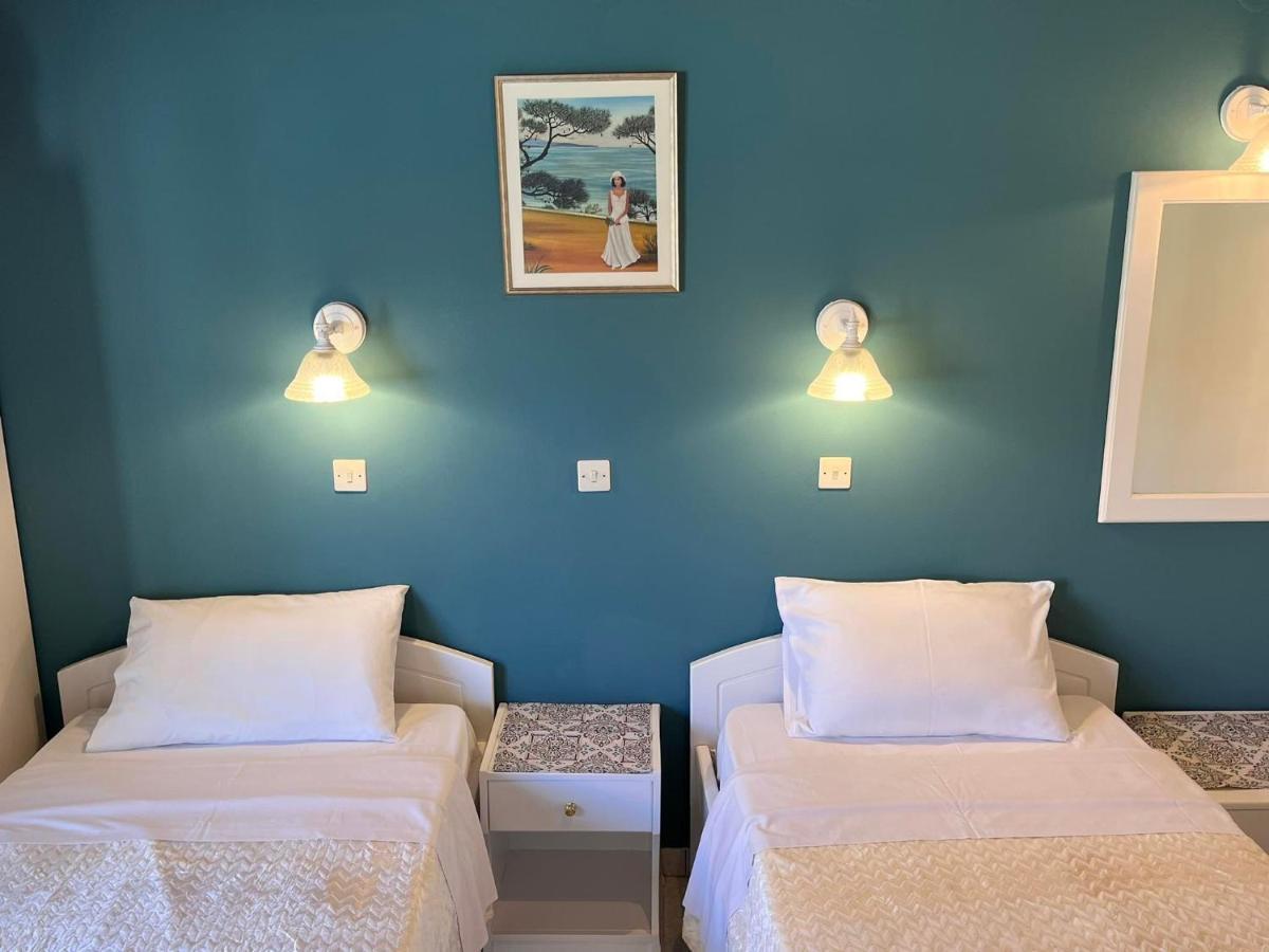 פטרה Roxani Studios-Apartments מראה חיצוני תמונה