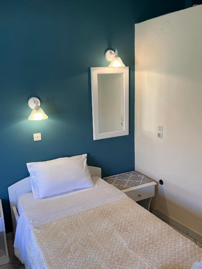 פטרה Roxani Studios-Apartments מראה חיצוני תמונה