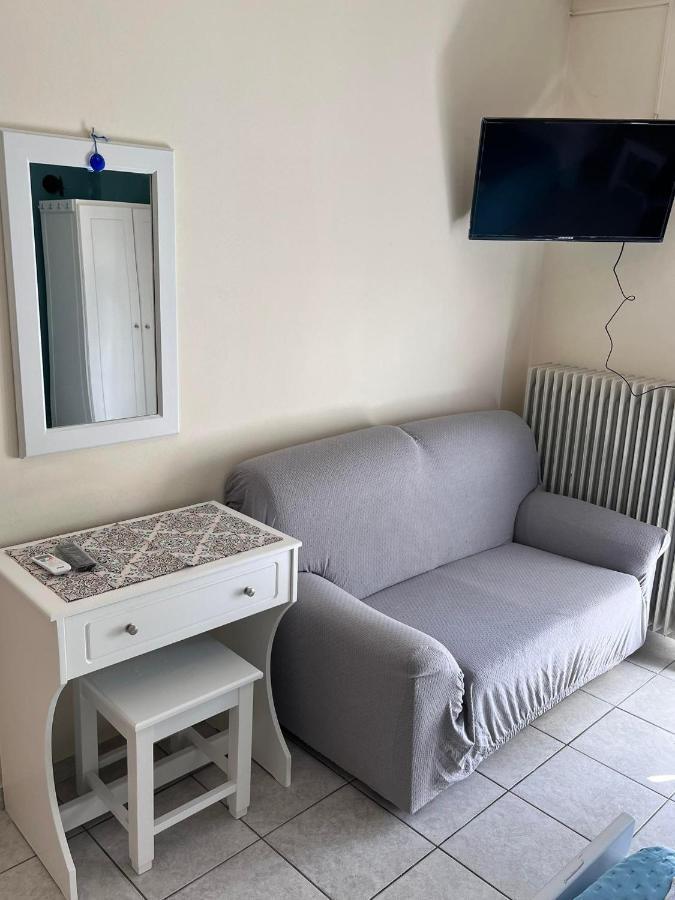 פטרה Roxani Studios-Apartments מראה חיצוני תמונה